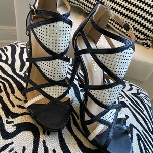 High Heel Sandals ◾️◽️